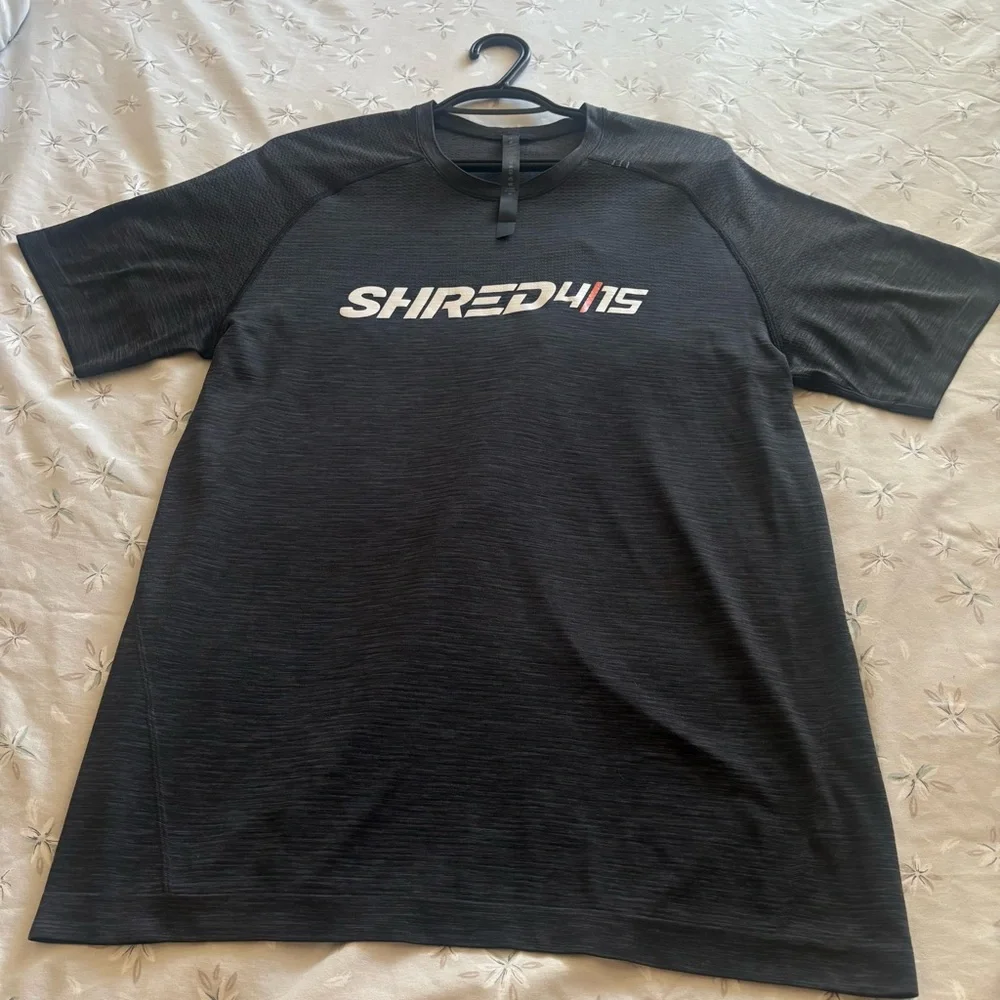 Lululemon Athletica Metal Vent Tech Short-Sleeve Shirt Shred 4/15 Fitness Logo M